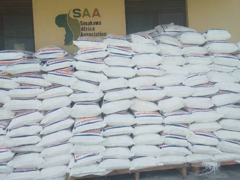 出荷を待つ袋詰めされたばかりのトウモロコシ粉＠キエンダガラ協同組合