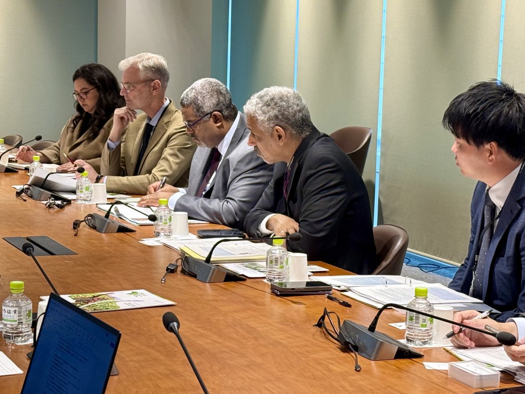 Dr. Tah holds discussions with the Nippon Foundation and SAA.