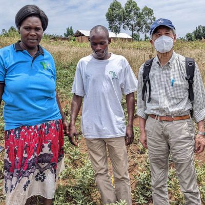 Aisha and members of Nkobazambogo Farmer group in Mubende district with President Kitanaka